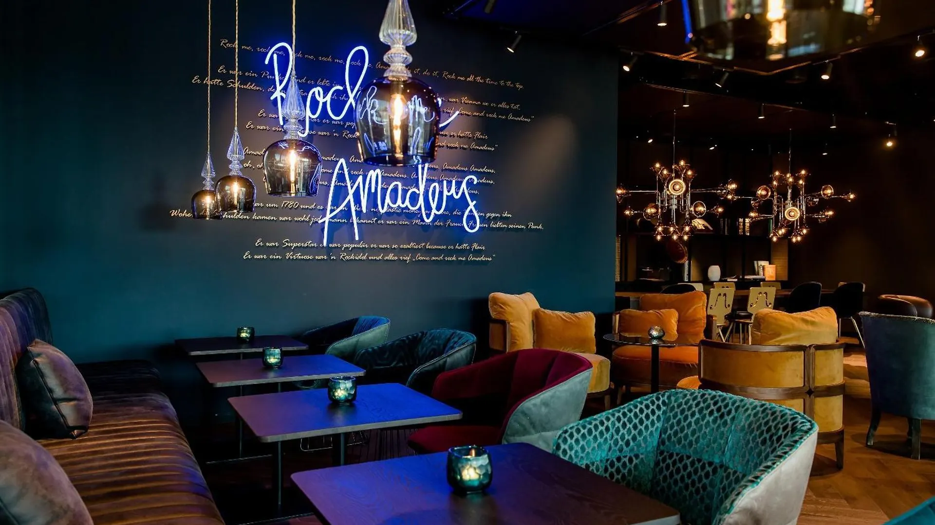 Motel One Salzburg-Mirabell contacts